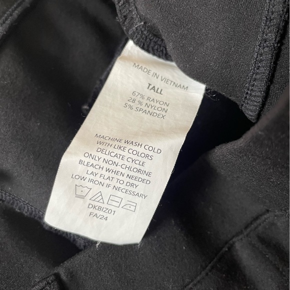 Quince Ultra-Stretch Ponte Straight Leg
Pants in Black w/ 32” inseam - Picture 6 of 6